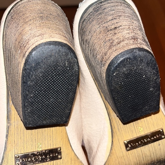 Very Volatile cream color leather mules with low heel size 8 - Picture 6 of 12